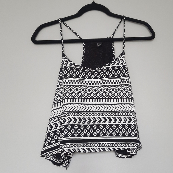 F21 Aztec Print Fashion Tank - Picture 4 of 6
